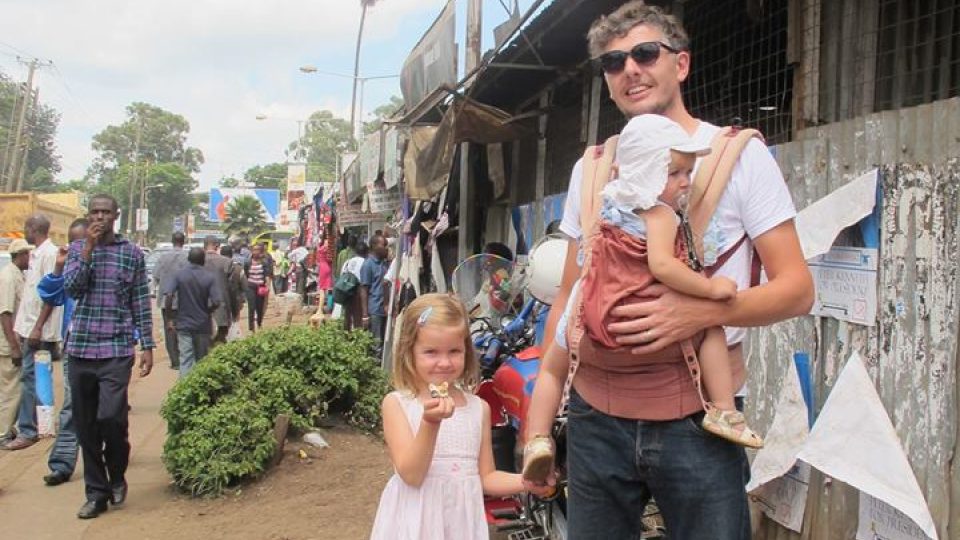 Filip Hrubý s dcerami v Nairobi