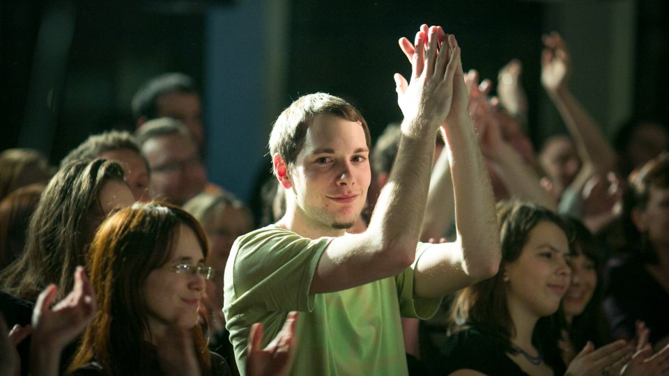 Publikum na plzeňské Radio Wave Live Session 03315105.jpeg