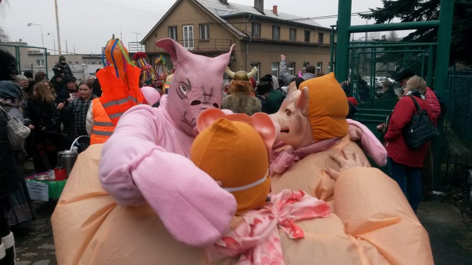 Masopust v Hornickém skanzenu Mayrau ve Vinařicích u Kladna 