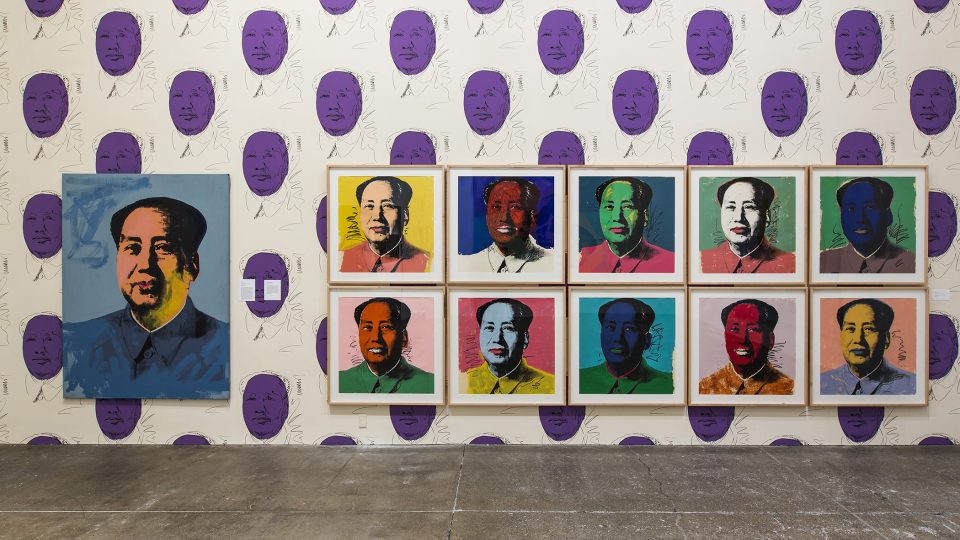 Poznáváte? To je Mao Ce-tung, kterého Andy Warhol využil pro své oblíbené opakování