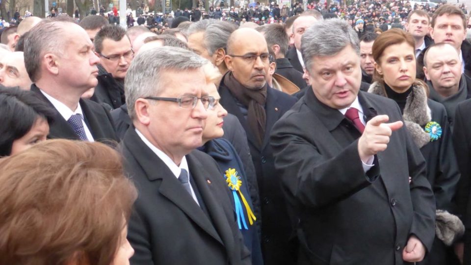Pochod důstojnosti v Kyjevě - prezident Petro Porošenko ukázal evropským státníkům ruskou vojenskou techniku, kterou ukrajinská armáda zabavila během konfliktu