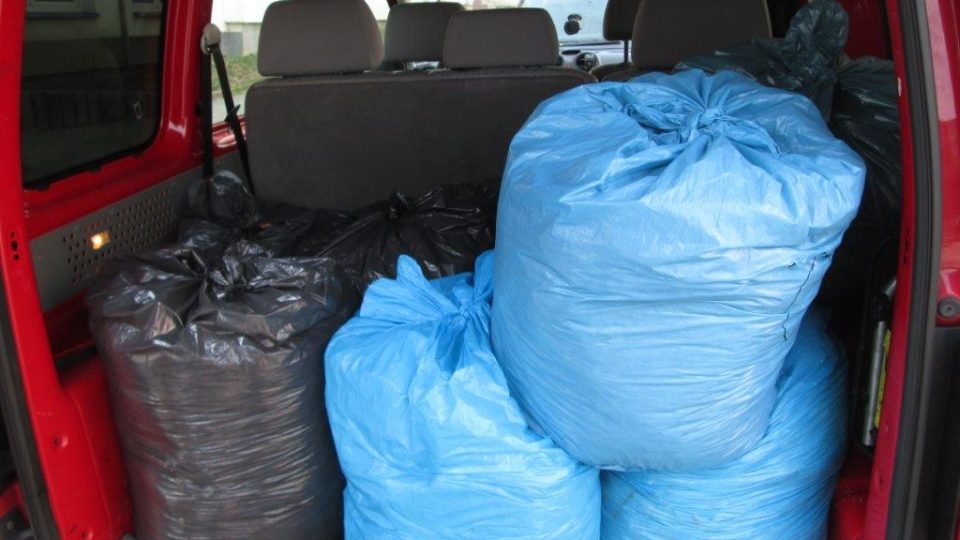 Distribuce nelegálního dovozu tabákových listů ze zahraničí. Tým Kobra v Královéhradeckém kraji odhalil daňový podvod za 84 milionů korun