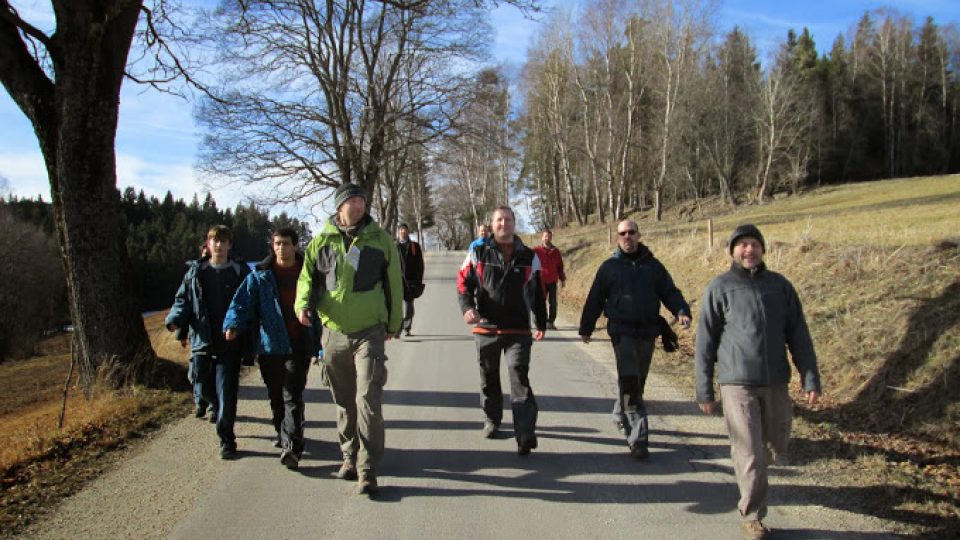 Společný víkend na Šumavě - „Zimní výjezd 2012“ pro kluky z dětských domovů a jejich Patrony.