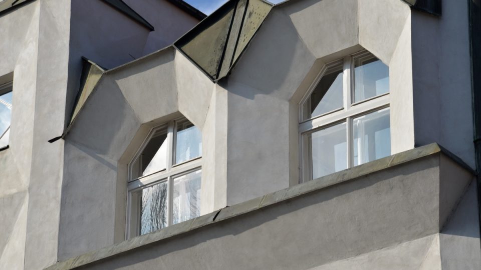Detail okna vily v Libušině ulici