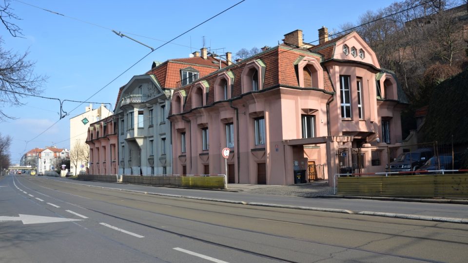 Kubistický trojdům na Rašínově nábřeží z roku 1913