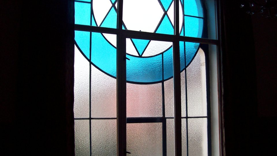 Okenní vitráž