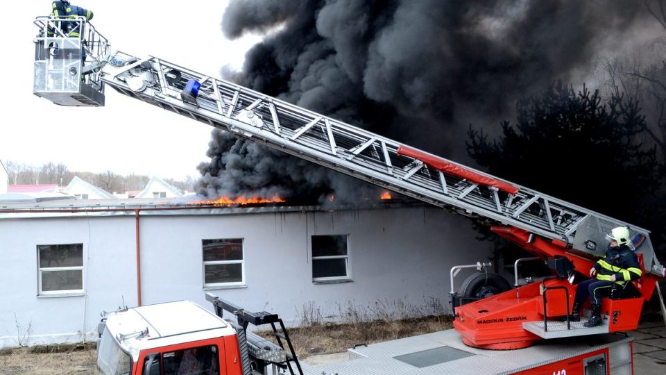 Požár lakovny ve Svatavě na Sokolovsku