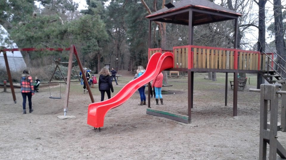 Během natáčení si i studenti třetího ročníku užili dětské hriště