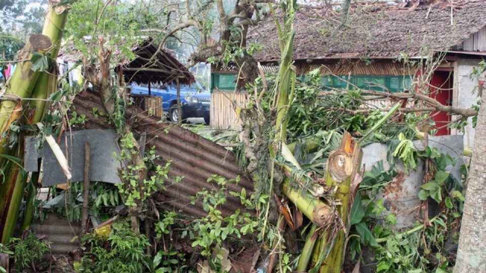 Domy v hlavním městě Port Vila zničily popadané stropy
