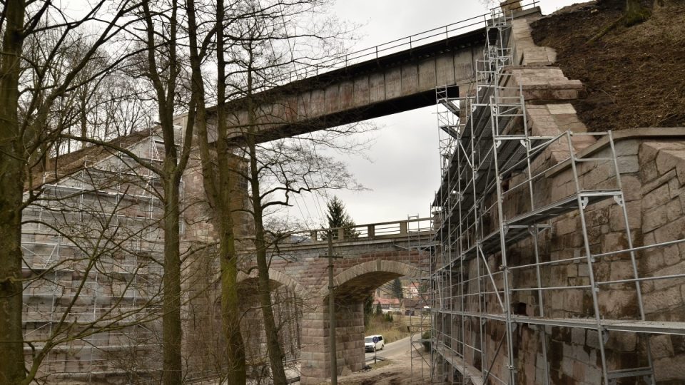 Patrový viadukt v Bernarticích