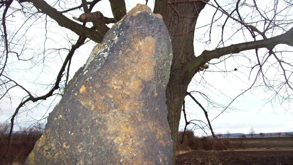 Menhir Baba u Slavětína