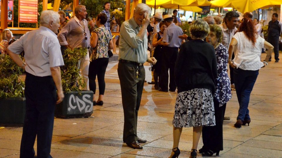 Kdyby mohli, tancovali by až do rána, tvrdí organizátoři. Většinou se končí v 10 večer