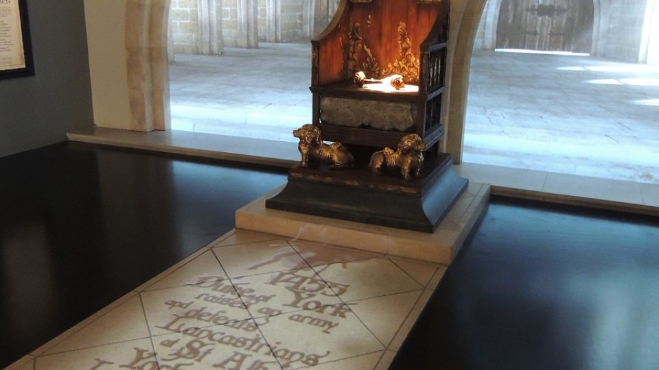 Pod parkovištěm ve městě Leicester archeologové našli ostatky Richarda III. Ve vedlejší budově pak vzniklo interaktivní muzeum