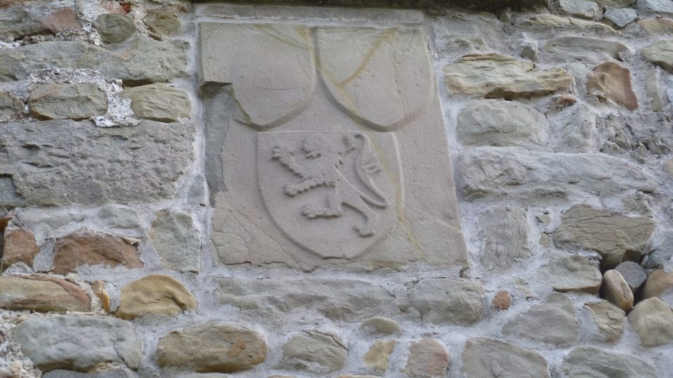 Karolínský znak v pevnosti Montecarlo