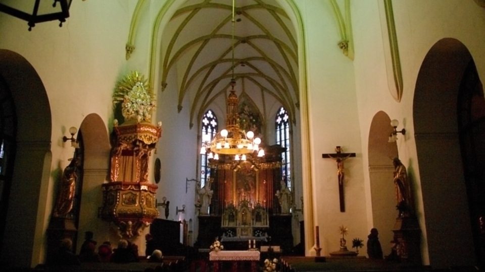 Interiér kostela sv. Tomáše Becketa, kde byl Lautner zbaven kněžského svěcení