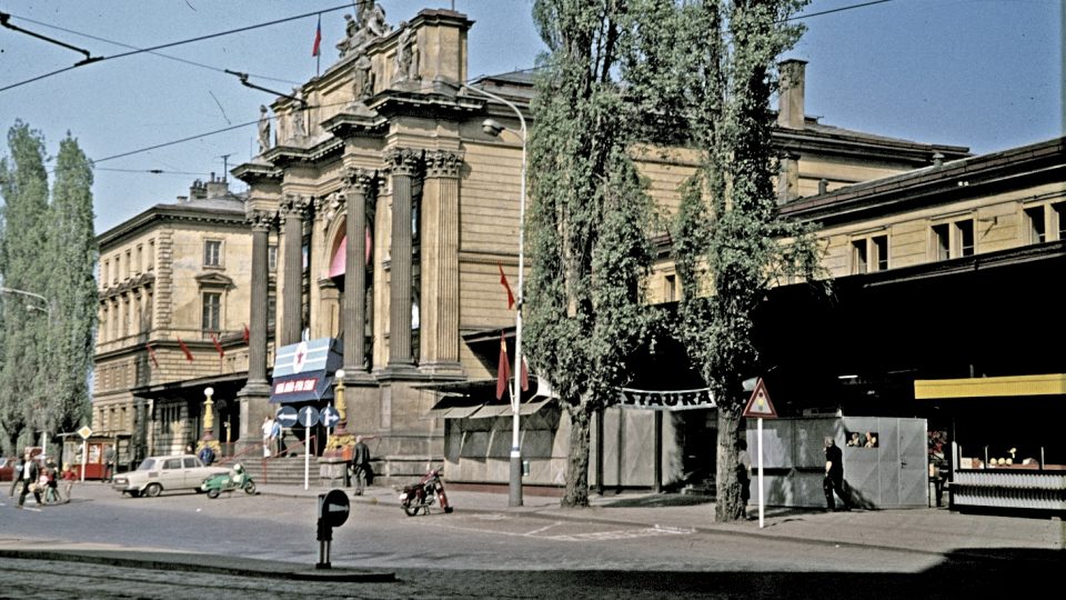 Budova těšnovského nádraží 9. května 1971