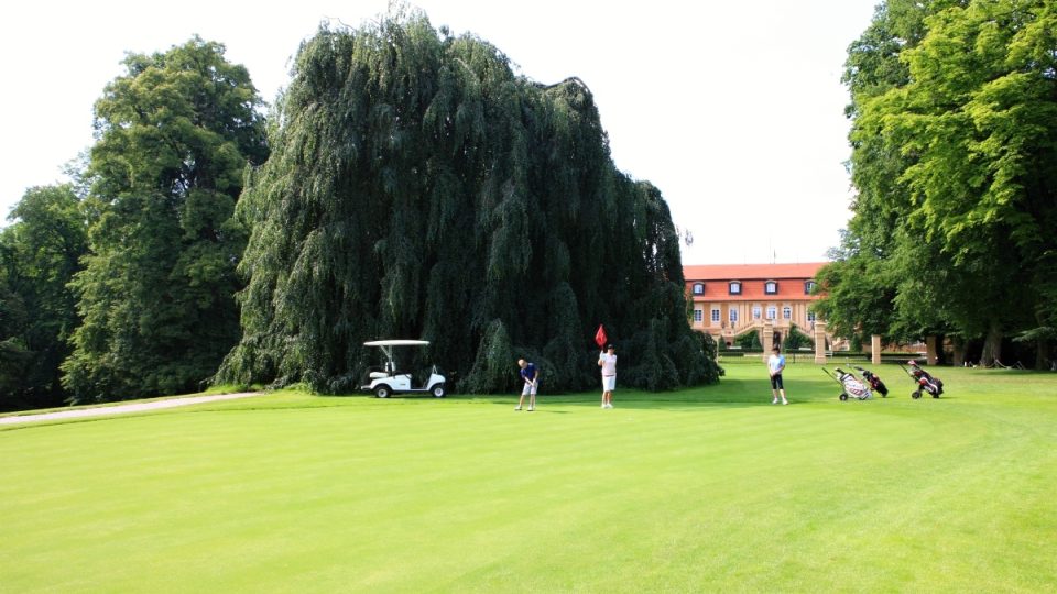 Zámecký park Štiřín a golfové hříště