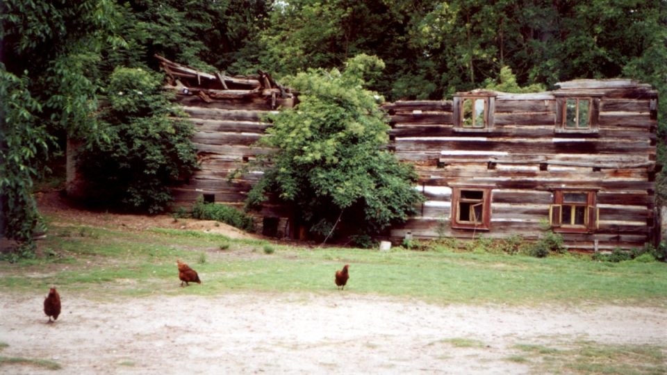 Bělečský mlýn před demontáží v roce 2002