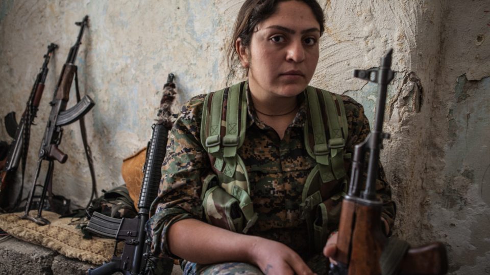 Na pozicích se snipery v Sindžáru. „Živé vás nedostanou,“ slibují nám Kurdové