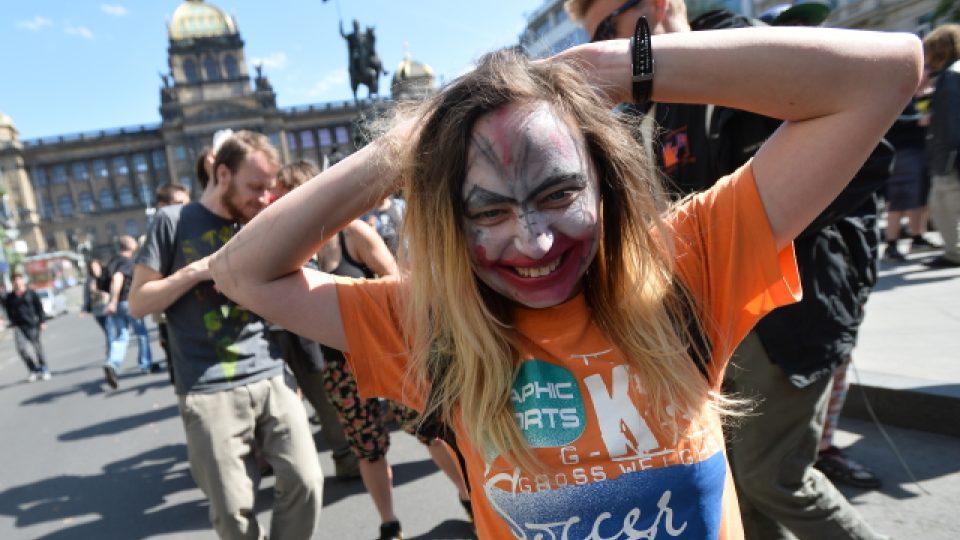 Demonstraci proti vyklizení squattu Cibulka a policejním represím uspořádalo na Václavském náměstí v Praze Autonomní sociální centrum Klinika