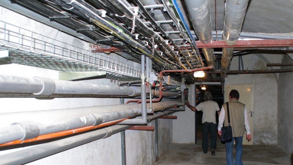 Většina podzemí Hradiska slouží k rozvodům energií a vody