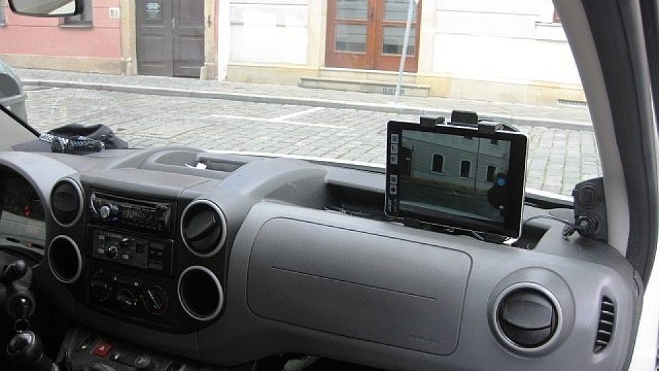 Kamery na výstroji a v autech slouží královéhradeckým strážníkům, ale i občanům