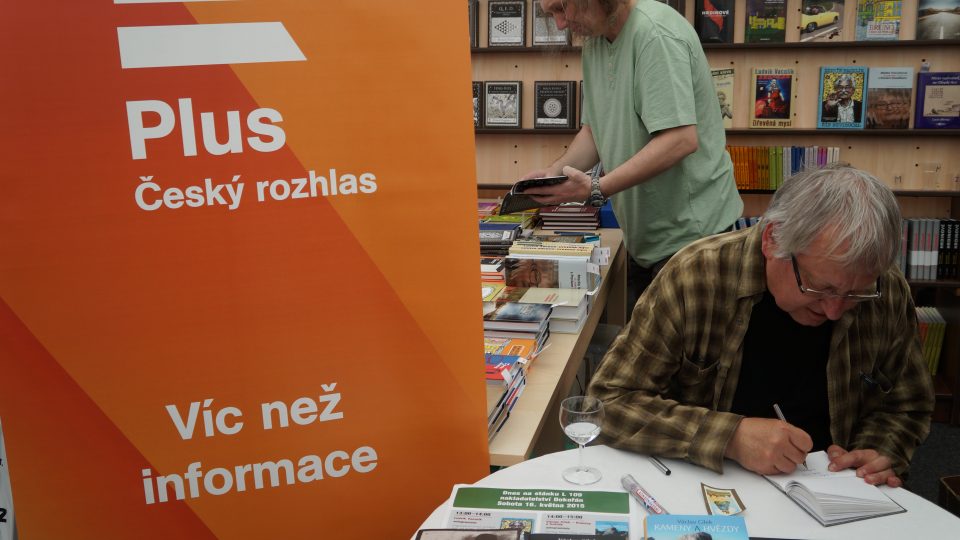 Autogramiáda knihy Václava Cílka