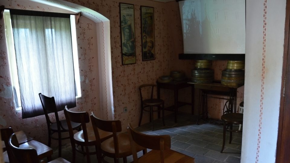 V domku č. 12 žil amatérský filmový historik Josef Kazda