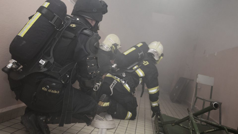 Hasiči cvičili zásah při požáru ve vazební věznici v Litoměřicích