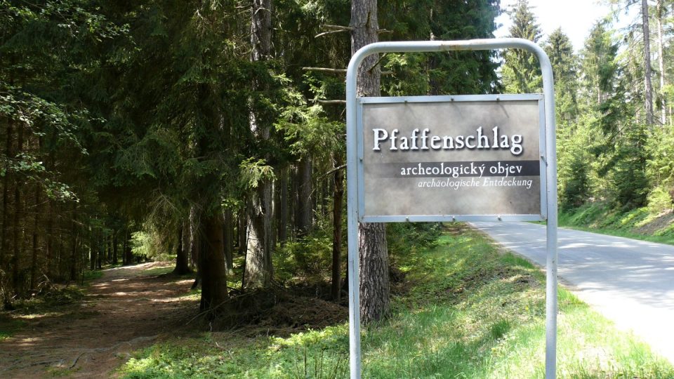 Pfaffenschlag - odbočka k archeologickému nalezišti
