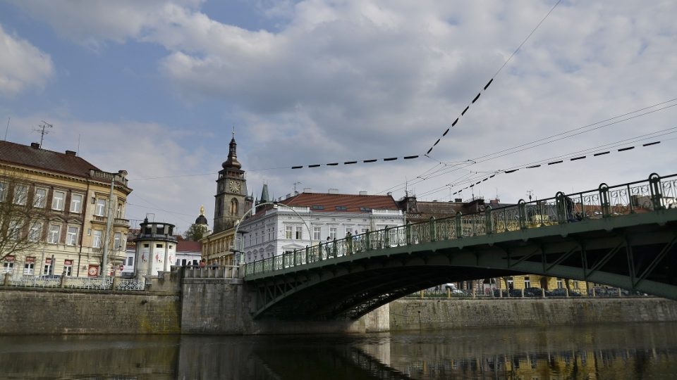 Ocelový Pražský most Jana Kotěry