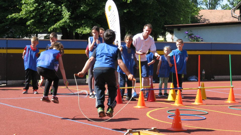 Součástí olympijského viceboje byl také skok přes švihadlo