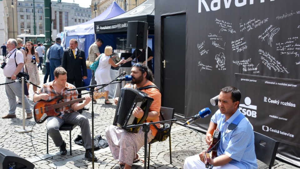 Kavárna POTMĚ otevřela na náměstí Republiky v Praze