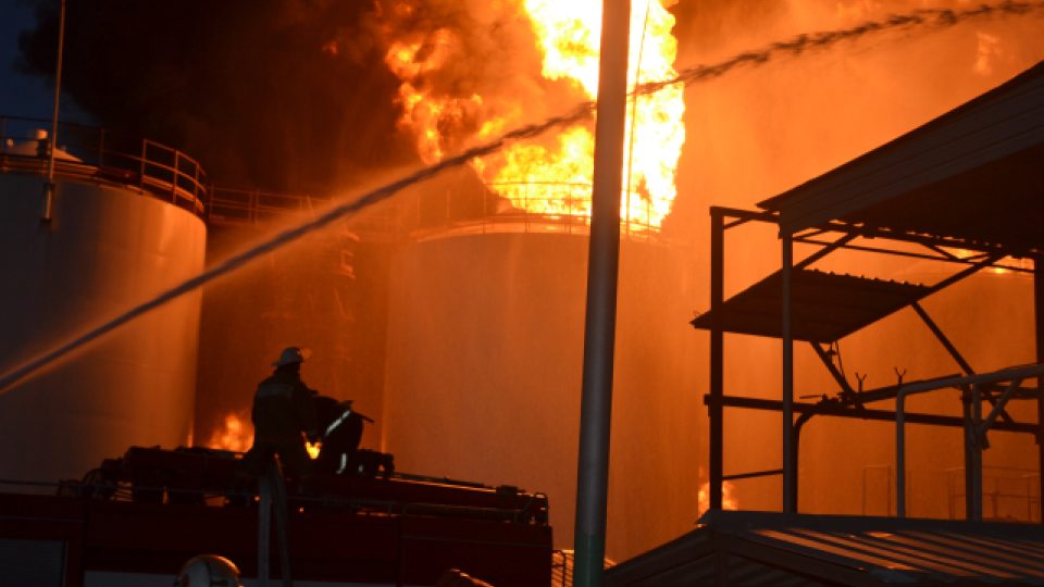 Nedaleko ukrajinské metropole Kyjeva explodovaly zásobníky ropy