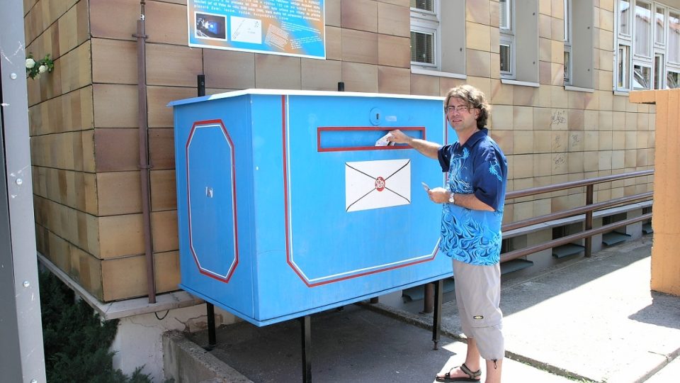 Obří poštovní schránka
