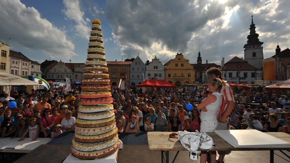 Pelhřimovské Masarykovo náměstí při Festivalu rekordů a kuriozit