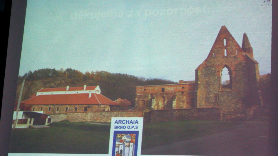 Z kolokvia Nové objevy církevní architektury na jižní Moravě 
