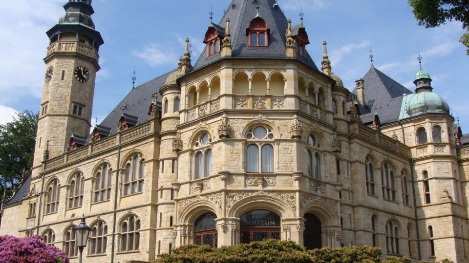 Severočeské muzeum v Liberci - postaveno v letech 1897-8 podle návrhu prof. Ohmanna v romanticko-historizujícím stylu