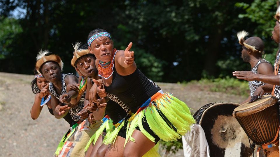 Festival Africa Live plný hudebních a tanečních vystoupení v ZOO Dvůr Králové nad Labem 