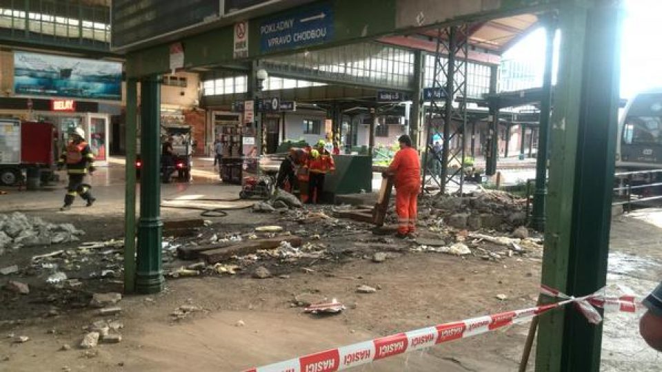 Masarykovo nádraží v Praze je uzavřeno kvůli vykolejení vlaku