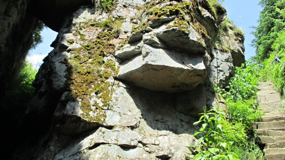 Cínová ruda byla vlevo. Schůdky přibyly později