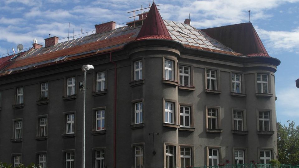 Přestavba domu od Jana Kotěry v Hradci Králové budí vášně. Podle aktivistů ho soukromník zničí.