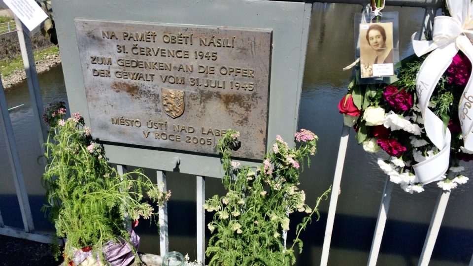 Několik desítek lidí si připomnělo památku německých obětí tzv. „ústeckého masakru“ z 31. 7. 1945