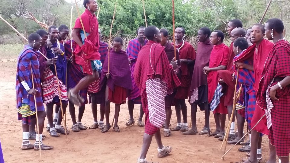 Skákací tanec Masajů