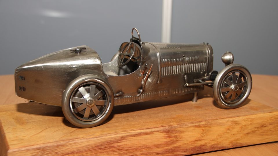 Slavný závodní vůz Bugatti 35 B z konce 20. let minulého století
