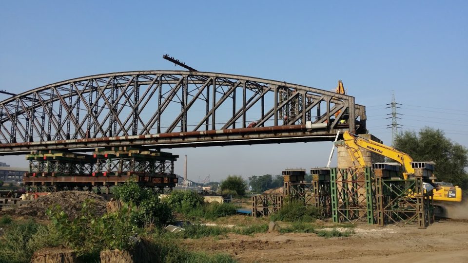 Žalhostice - oprava mostu přes Labe