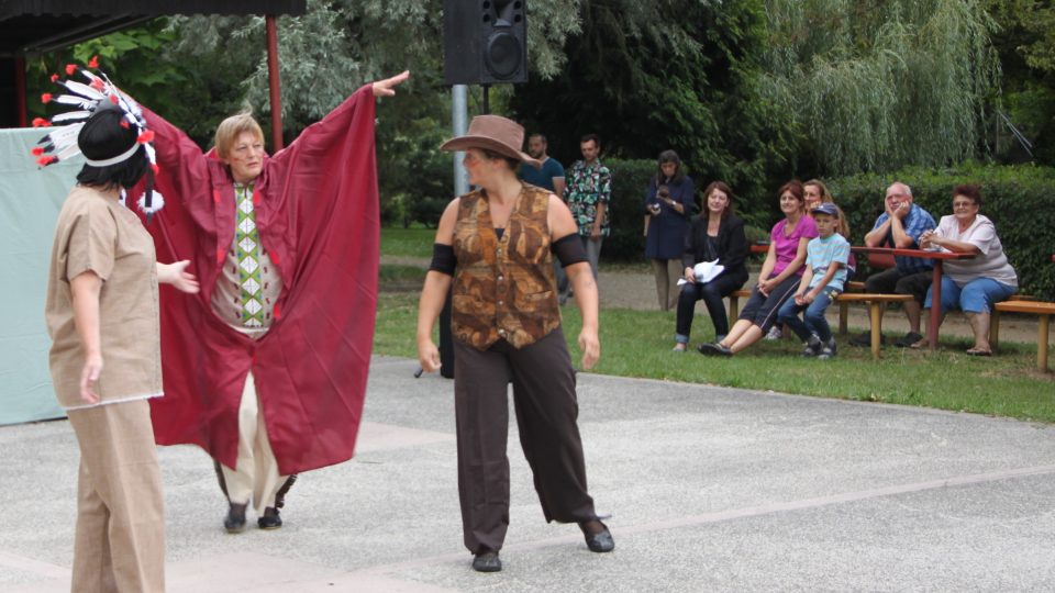 Vystoupení skupiny seniorů Druhý dech