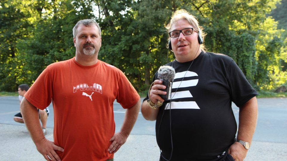 Redaktor Mirek Kobza a vedoucí hlubočské mládeže Petr Pazdera Redaktor Mirek Kobza a vedoucí hlubočské mládeže Petr Pazdera