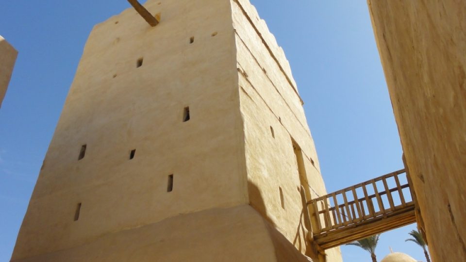 Věž, kam se mniši uchýlili v doě beduínských nájezdů