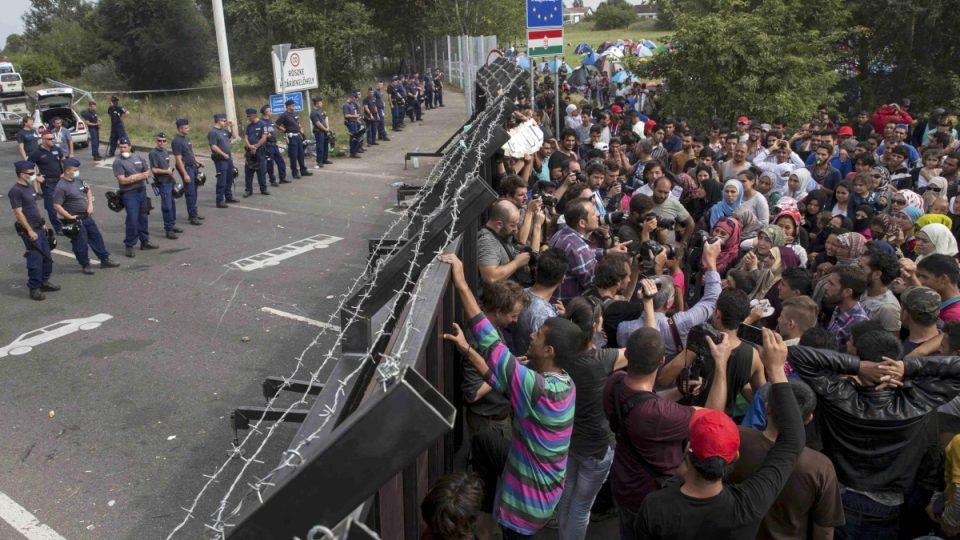 V oblasti hraničního přechodu Horgoš-Röszke zasáhla maďarská policie proti běžencům 
